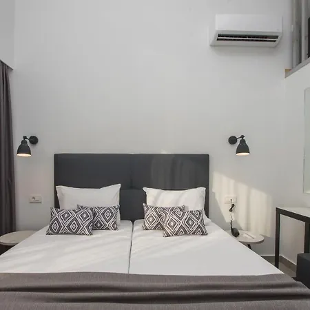 Golden Coast 4*
