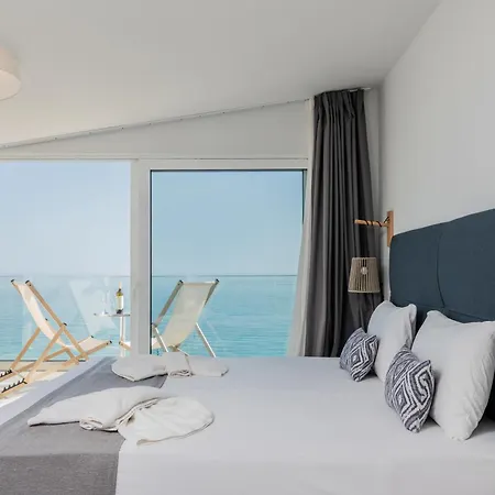 Golden Coast Hotel 4*