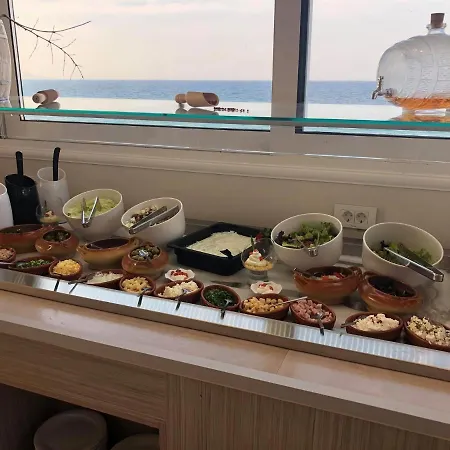 Hotel Golden Coast 4*