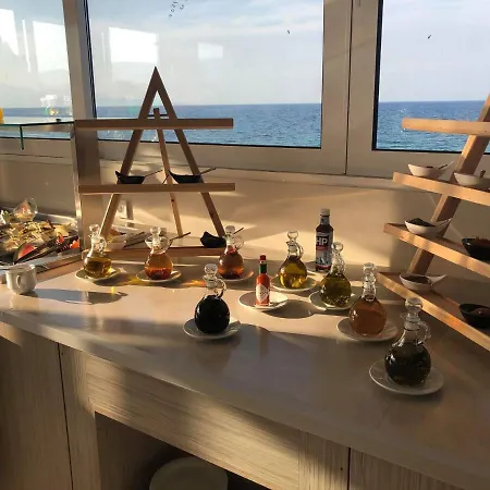 Golden Coast Hotel 4*