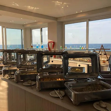 Golden Coast 4*