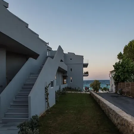 Golden Coast Hotel